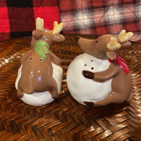 Reindeer salt and pepper shakers - Picture 2 of 10